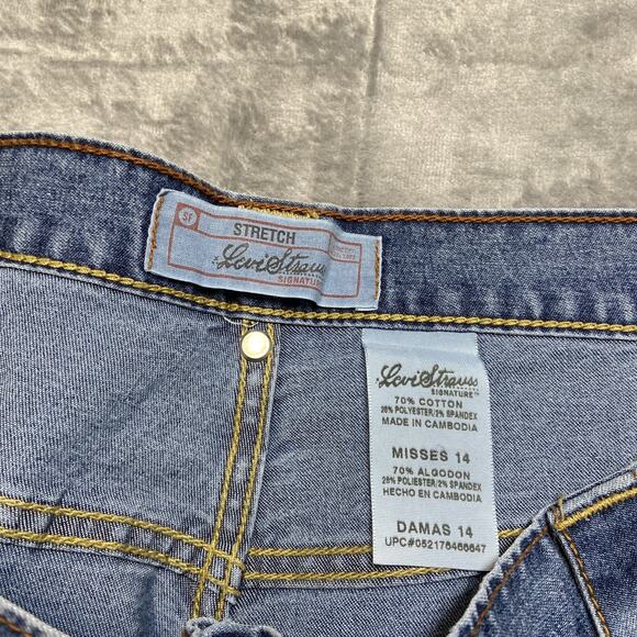 Levi's Strauss Signature Bootcut Jeans Women's Size 14 Denim. - Picture 8 of 9